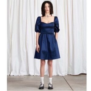 Ali Golden Dress Sweetheart Mini Puff Sleeve in Metallic Navy